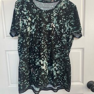 Lululemon Black and Teal Short Sleeve